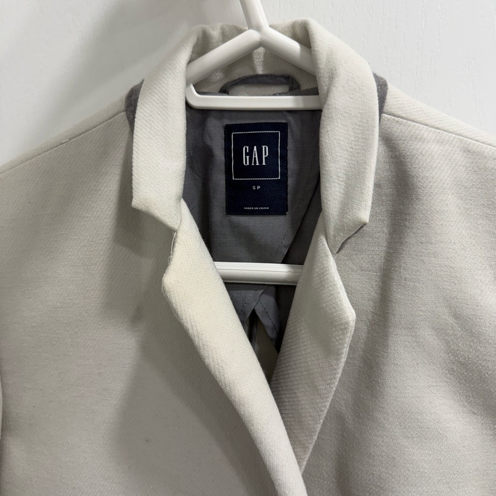 GAP Women’s Powder Grey Jacket
